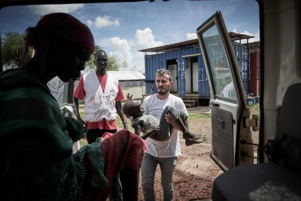 Hoth Kuol Juol, 7 ans, a contracté le paludisme à l'âge de 2 ans. Il a subi des lésions cérébrales - Hoth ne reconnaît plus sa famille et souffre de crises fréquentes. Aout 2022. © Christina Simons