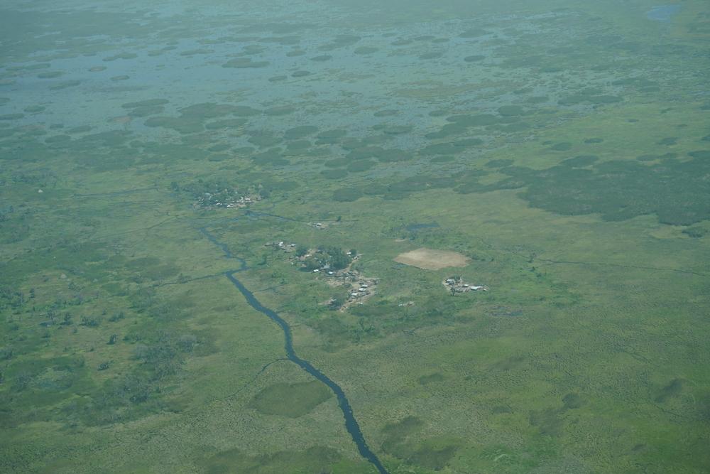 Vue aérienne du comté de Fangak dans l'État de Jonglei. En raison d'années consécutives d'inondations, de nombreuses régions du Sud-Soudan ont été submergées par les eaux ou transformées en îles. © Gale Julius Dada/MSF