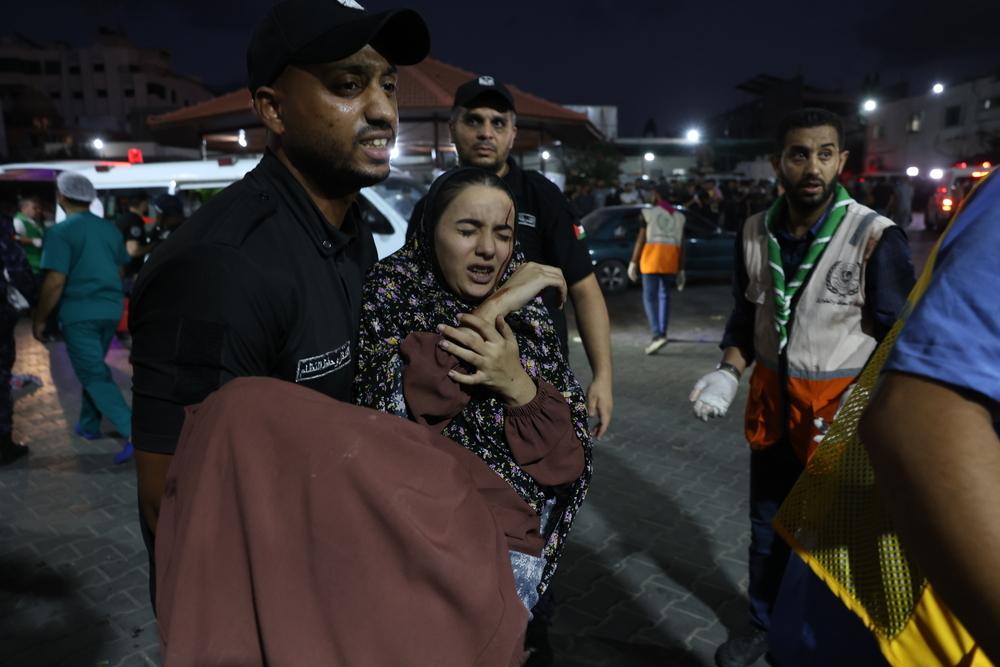 Suite aux bombardements à Khan Yunis, les gens se sont dirigés vers l'hôpital Nasser ©MSF