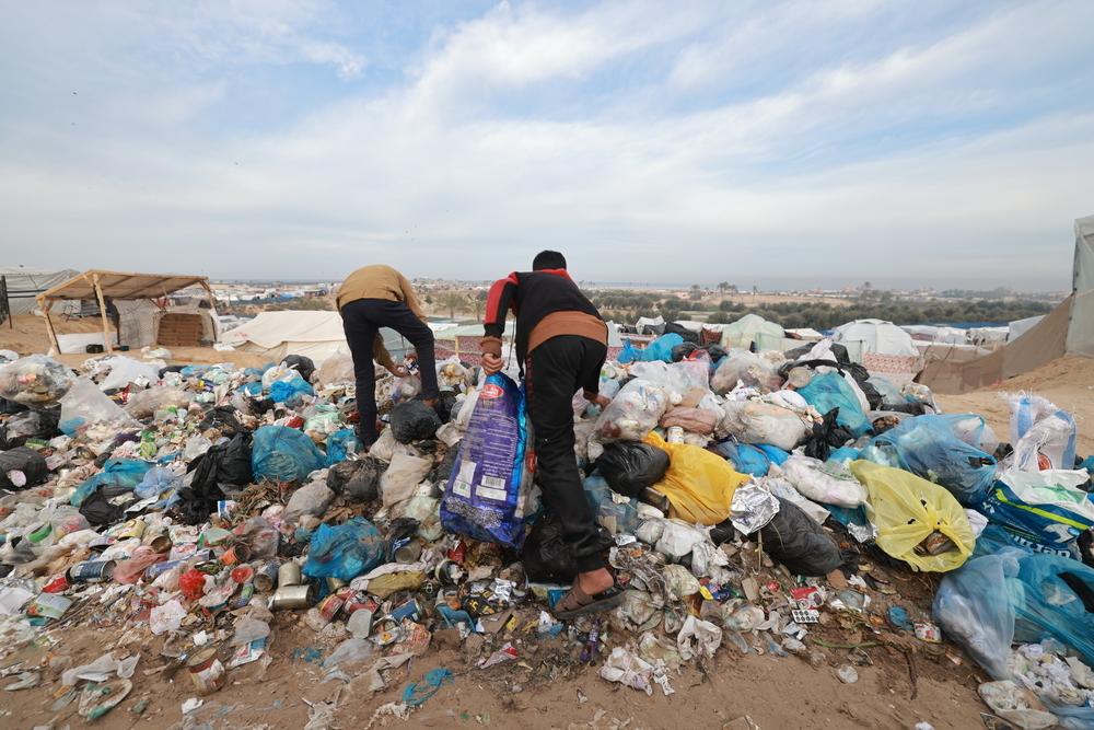 Palestiniens à Rafah, à la frontière égyptienne. ©Mohammed Abed