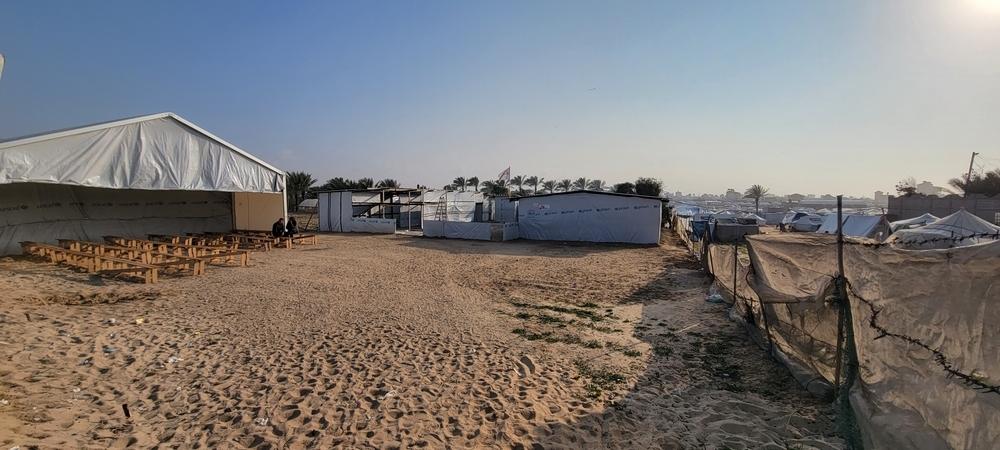 Le centre de soins primaires temporaire Al-Mawasi de MSF à Rafah a ouvert ses portes en janvier 2024. © MSF