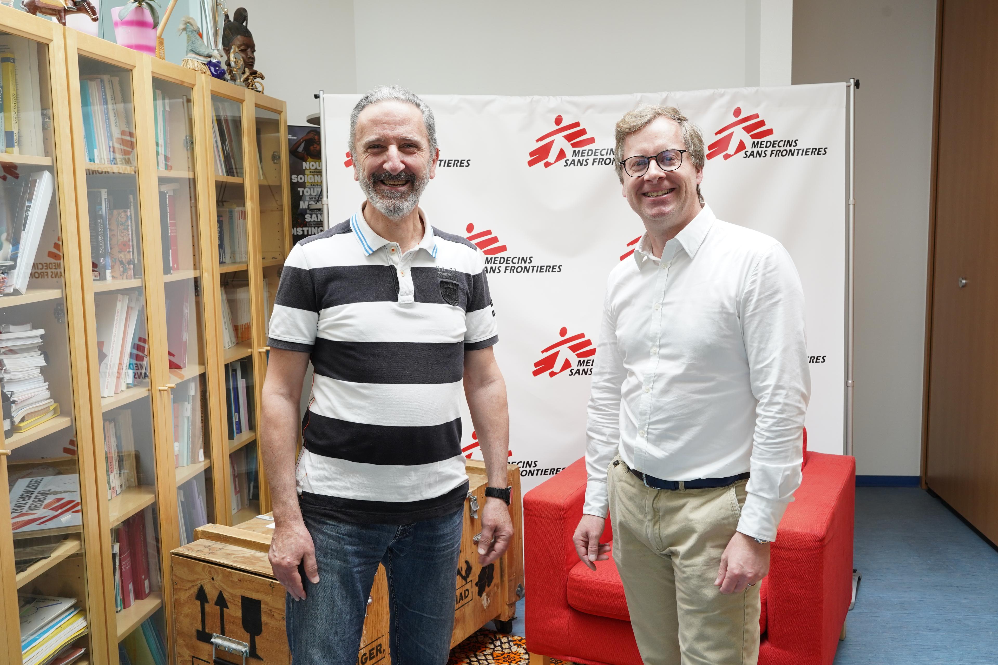 Dr Bechara Ziadé (a gauche) avec Thomas Kauffmann, directeur general de MSF Luxembourg. Mai, 2024 © MSF