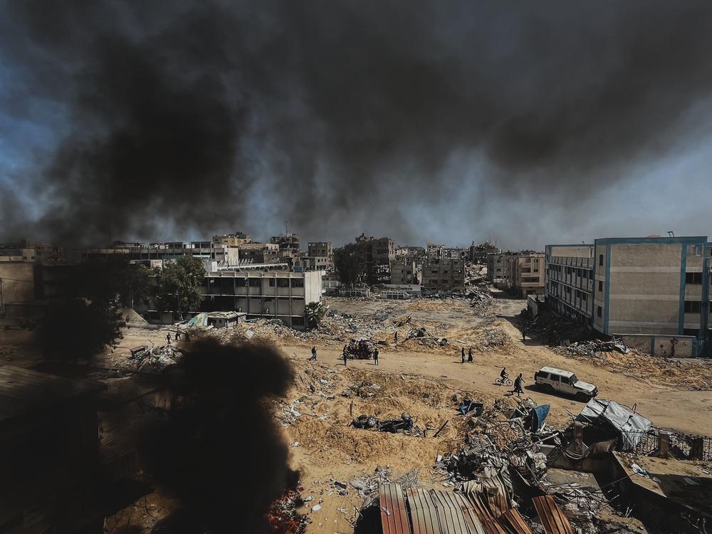 Palestine, Khan Younis, sud de Gaza, 22 avril 2024. Vue sur la ville de Khan Younis depuis le toit de l'hôpital Nasser, auparavant le plus grand hôpital du sud de Gaza. © Ben Milpas/MSF