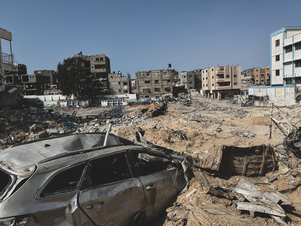 Palestine, Khan Younis, sud de Gaza, 22 avril 2024. Khan Younis est difficilement reconnaissable après le retrait des forces israéliennes de la zone, laissant un vaste champ de ruines. © Ben Milpas/MSF
