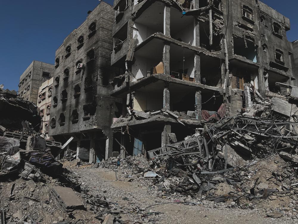 Palestine, Khan Younis, sud de Gaza, 22 avril 2024. Khan Younis est difficilement reconnaissable méconnaissable après le retrait des forces israéliennes de la zone, laissant un vaste champ de ruines. © Ben Milpas/MSF