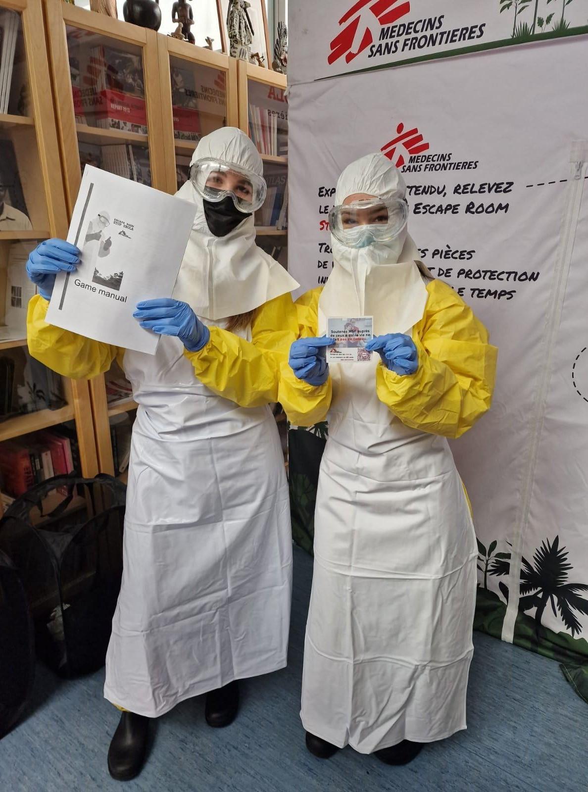 2 lycéennes Fieldgen tenue Ebola
