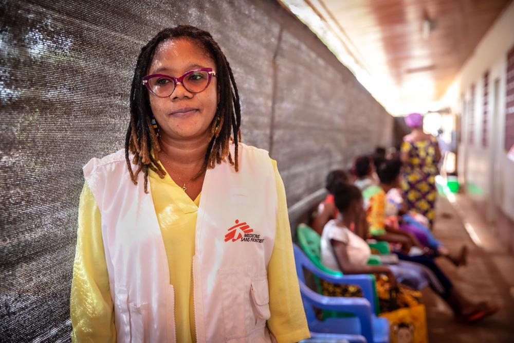 Marie Laurence coordonne une équipe de sages-femmes au centre de Tongolo. 