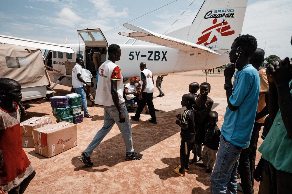 Un avion de MSF arrive à Mayen Abun, Soudan du Sud