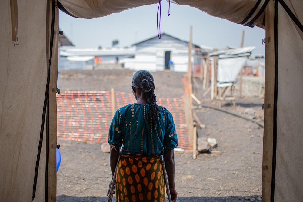 Dans les camps de Bulengo et Lushagala, les équipes MSF ont installé deux cliniques baptisées Tumaini (« Espoir » en swahili) pour apporter un soutien médical et psychologique gratuit et confidentiel aux femmes.