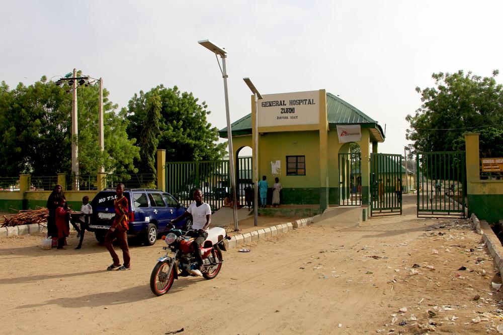 L'entrée de l'hôpital général de Zurmi où MSF gère un centre de nutrition thérapeutique pour patients hospitalisés.