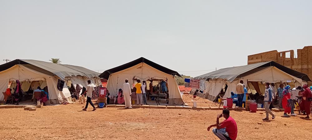 En collaboration avec le ministère de la Santé, MSF met en place et gère un centre de traitement du choléra (CTC) de 100 lits dans la ville d’Atbarah.