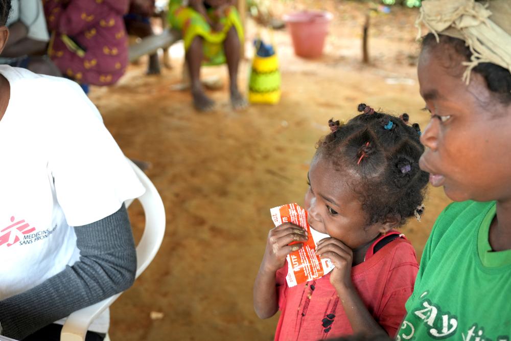 Angelica, 4 ans, est la fille de Soalaza. Elle suit actuellement un traitement contre la malnutrition dans un centre de santé primaire soutenu par MSF.