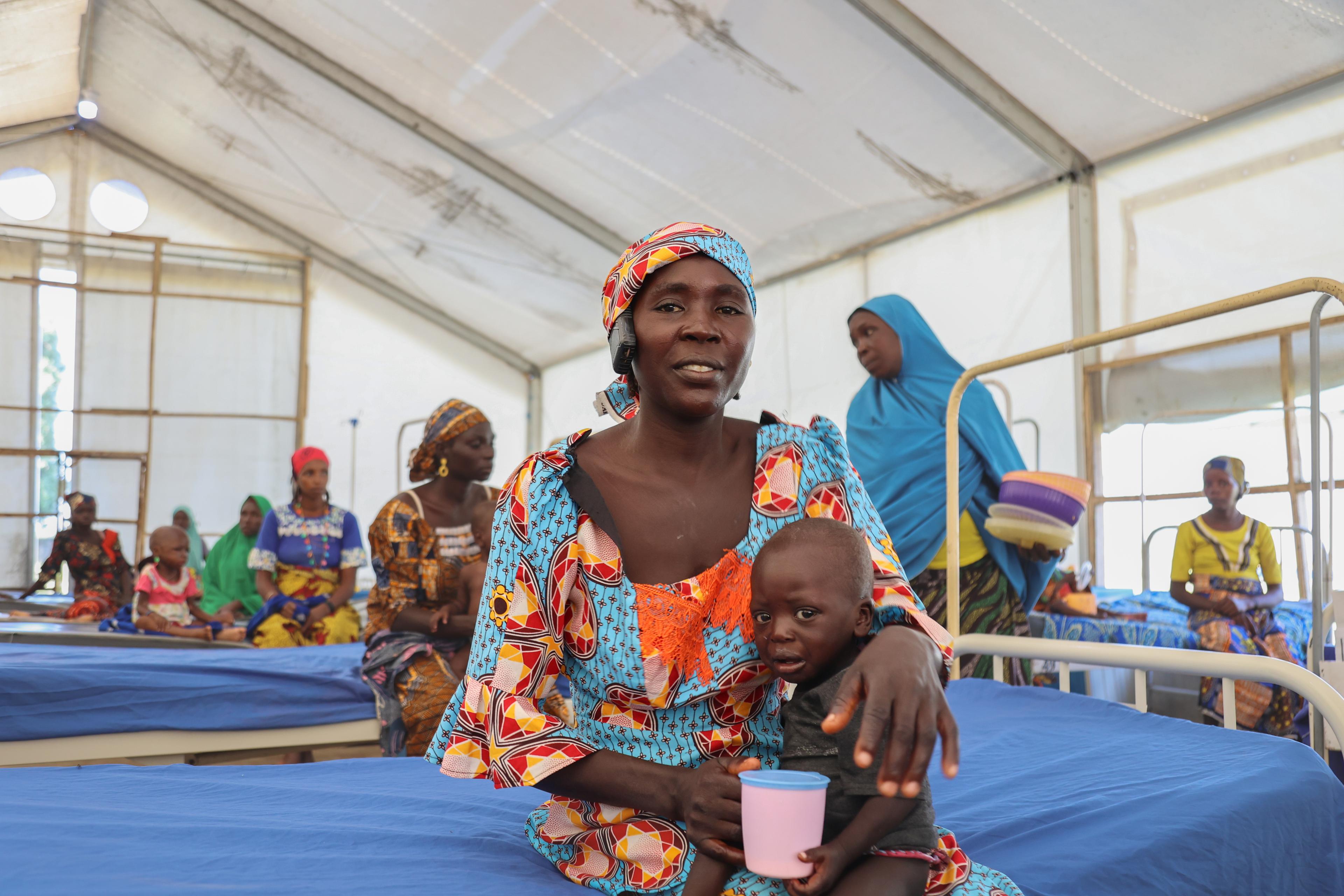 Aisahtu, 29 ans, et son fils, Abubakar Adamu, 2 ans. 