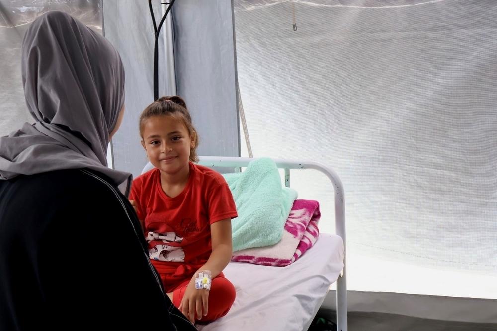 Nour, une petite fille de sept ans, a baptisé le nouveau service d'hospitalisation de l'hôpital de campagne MSF de Deir Al Balah, le « Monde des papillons ». Elle a été la première patiente admise dans le service pédiatrique le 15 octobre 2024.