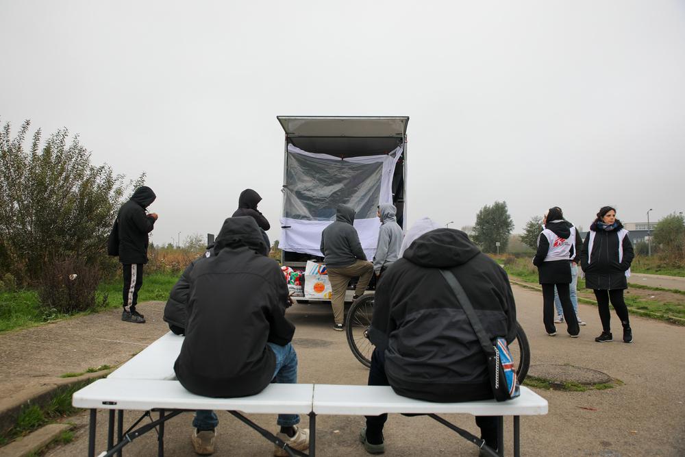 Assistance psychologique et médicale aux survivants de naufrages