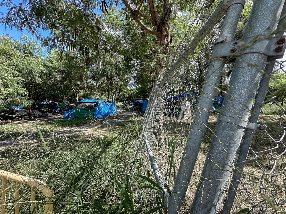 Camp « El Bordo » dans la ville de Matamoros, dans l’État de Tamaulipas, au nord du Mexique, juste à la frontière avec les États-Unis délimitée par le Río Bravo.