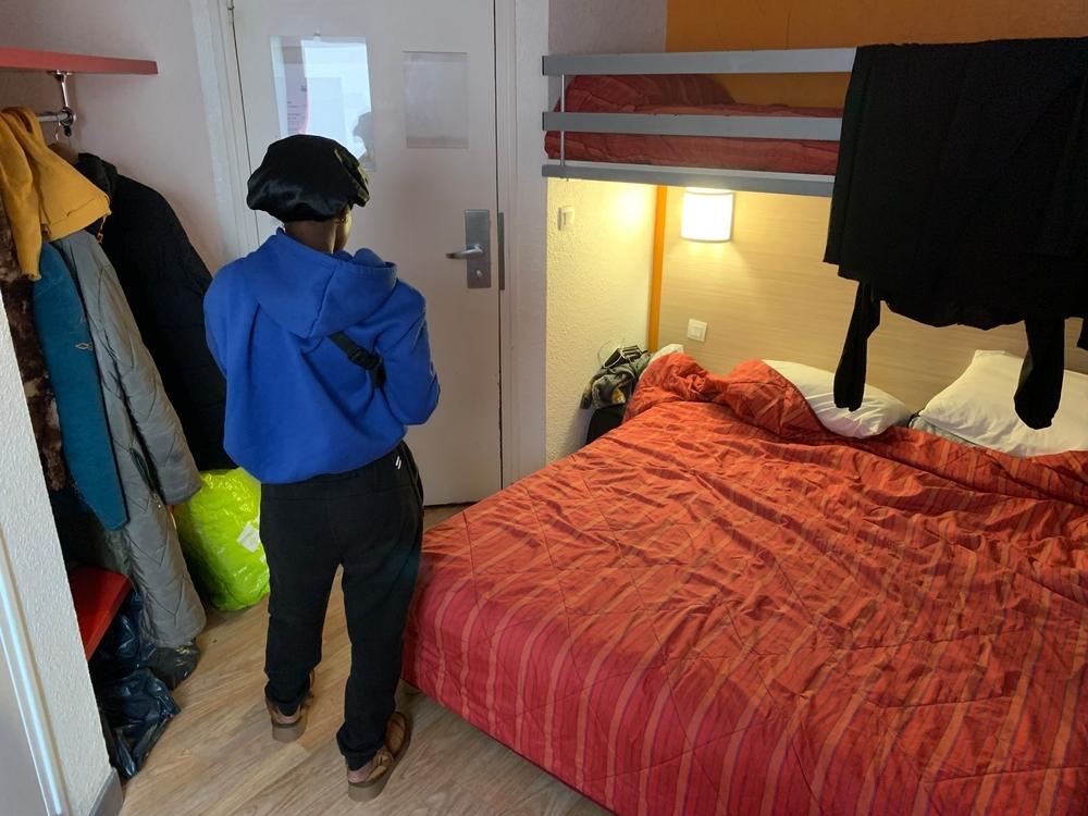 Jeune fille de 13 ans originaire de Somalie. Elle était avec sa famille à Calais. MSF leur a fourni un abri pour quelques nuits. ©Meryl Sotty / MSF