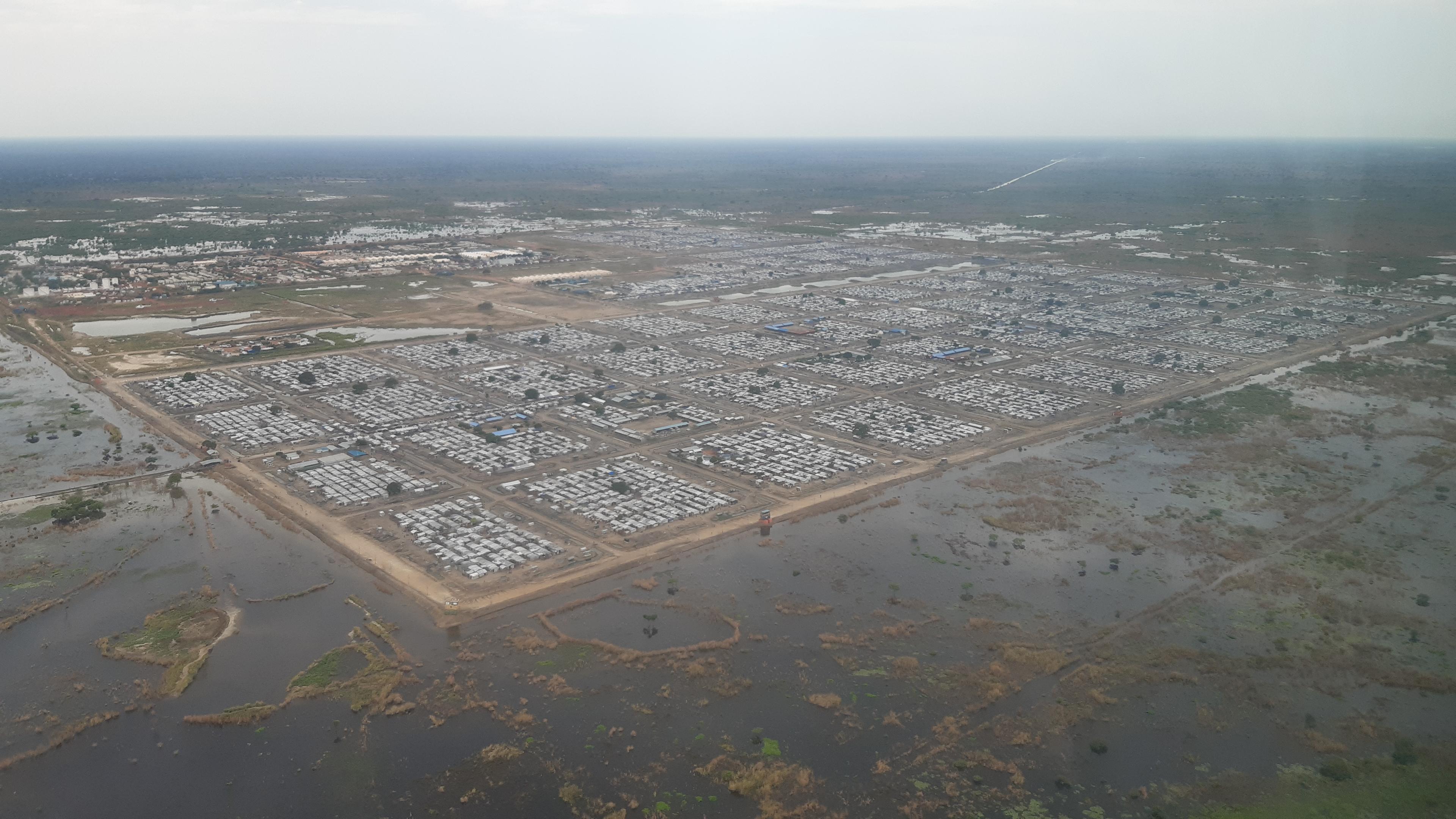 Vue aérienne du camp de déplacés de Bentiu (anciennement un site de protection des civils) dans l'état d'Unity, touché par les inondations. © Soudan du Sud, 2021 © MSF