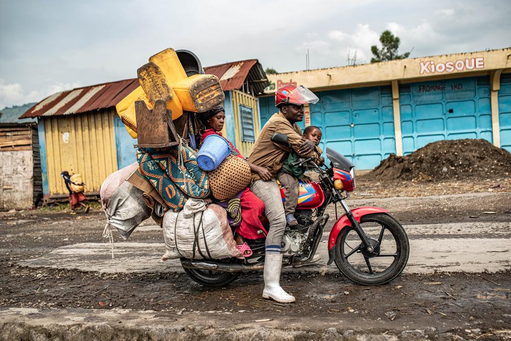 Les équipes MSF ont organisé des cliniques mobiles dans plusieurs localités reculées du Nord-Kivu afin d’évaluer les besoins des populations et d’apporter un soutien aux déplacés des camps de Goma revenus dans leur village d’origine. 