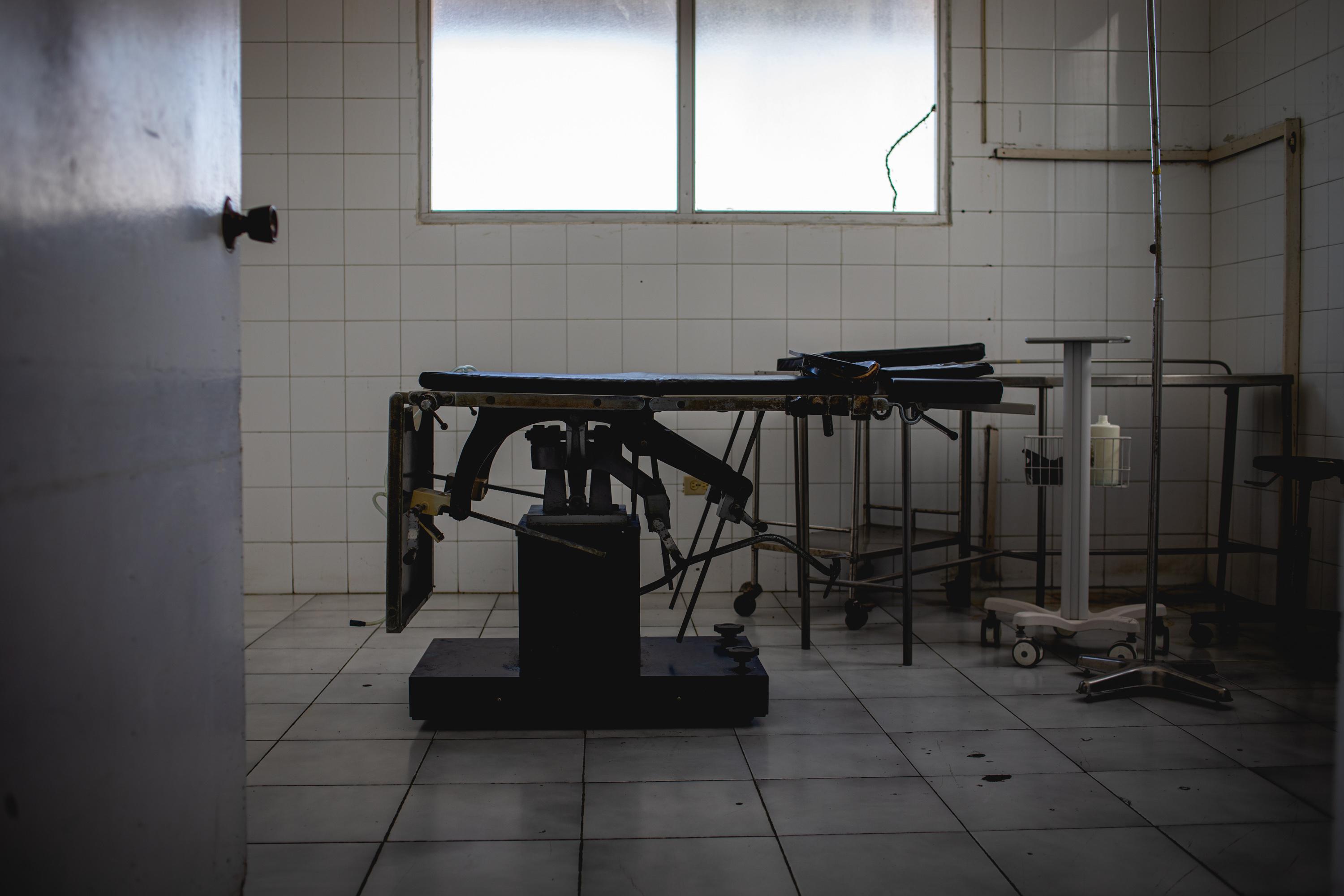 La réouverture de l'hôpital Isaïe Jeanty à Chancerelles marque une avancée significative pour la santé publique en Haïti. La réhabilitation de l'hôpital vise à fournir des soins obstétriques de qualité, à réduire la mortalité maternelle et néonatale et à rétablir l'accès aux services de santé essentiels pour les communautés vulnérables de Port-au-Prince. © Quentin Bruno/MSF