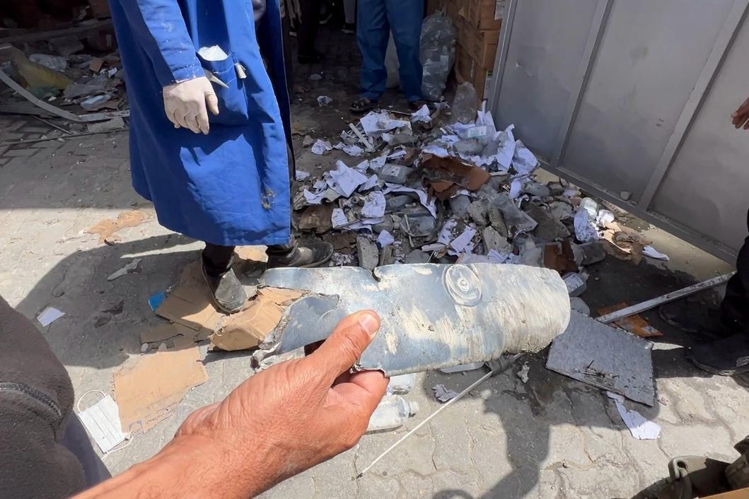 Images du stock pharmaceutique du Ministère de la santé, partiellement détruit après des frappes aériennes sur l'Hôpital Nasser le 19 mai 2025. ©MSF