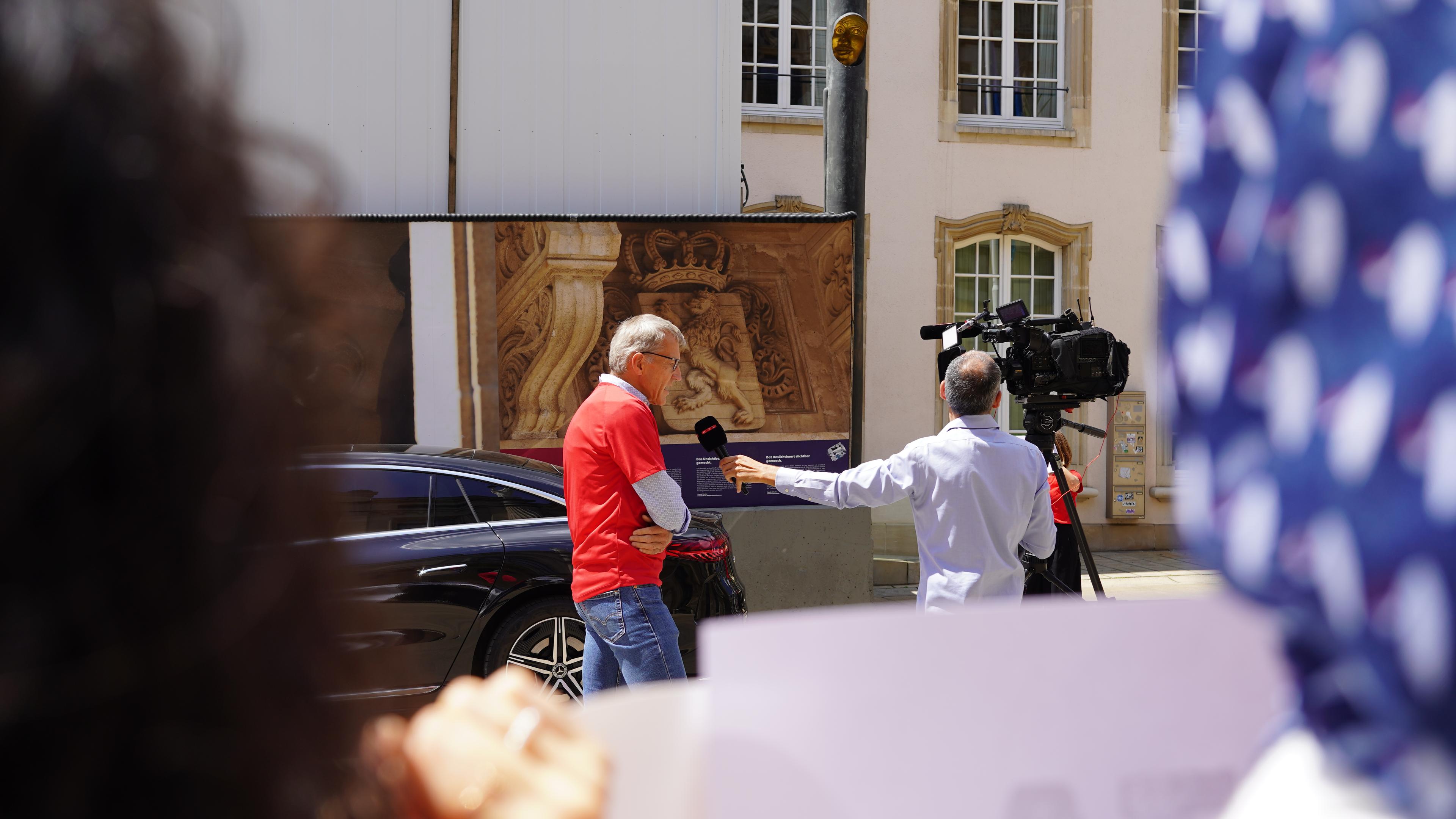 Image de l'action 'Ligne rouge' pour Gaza, organisé par MSF Luxemboyrg devant la Chambre des Députés. Luxembourg, 16 juin, 2025 © Arnaud Gruest/ MSF