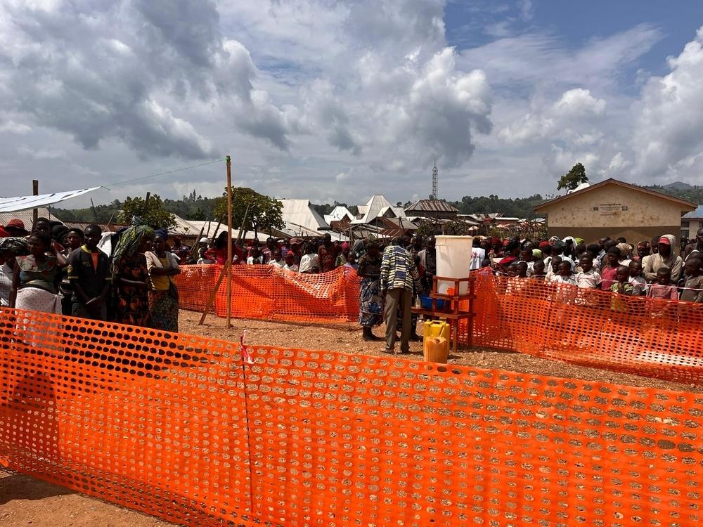 Des personnes déplacées par les conflits entre le M23, l'armée congolaise et leurs alliés respectifs à Bambo, dans la région du Nord-Kivu à l'est de la RDC, le 28 mai 2025. © MSF