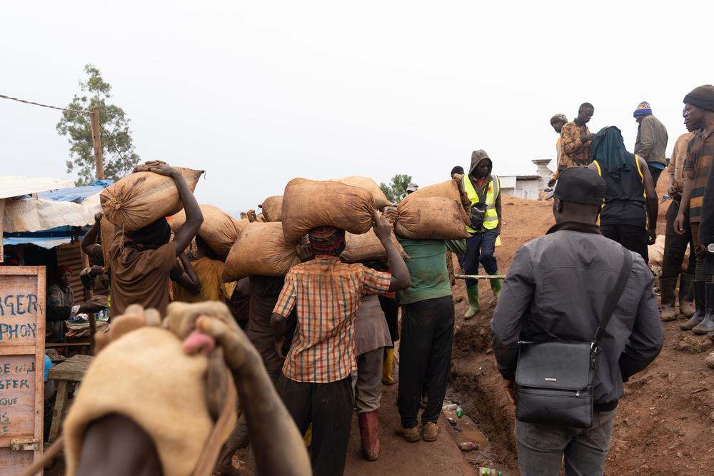 La population de Lomera a explosé suite à la découverte d'or fin décembre 2024. RDC, juin 2025© Sam Bradpiece/MSF