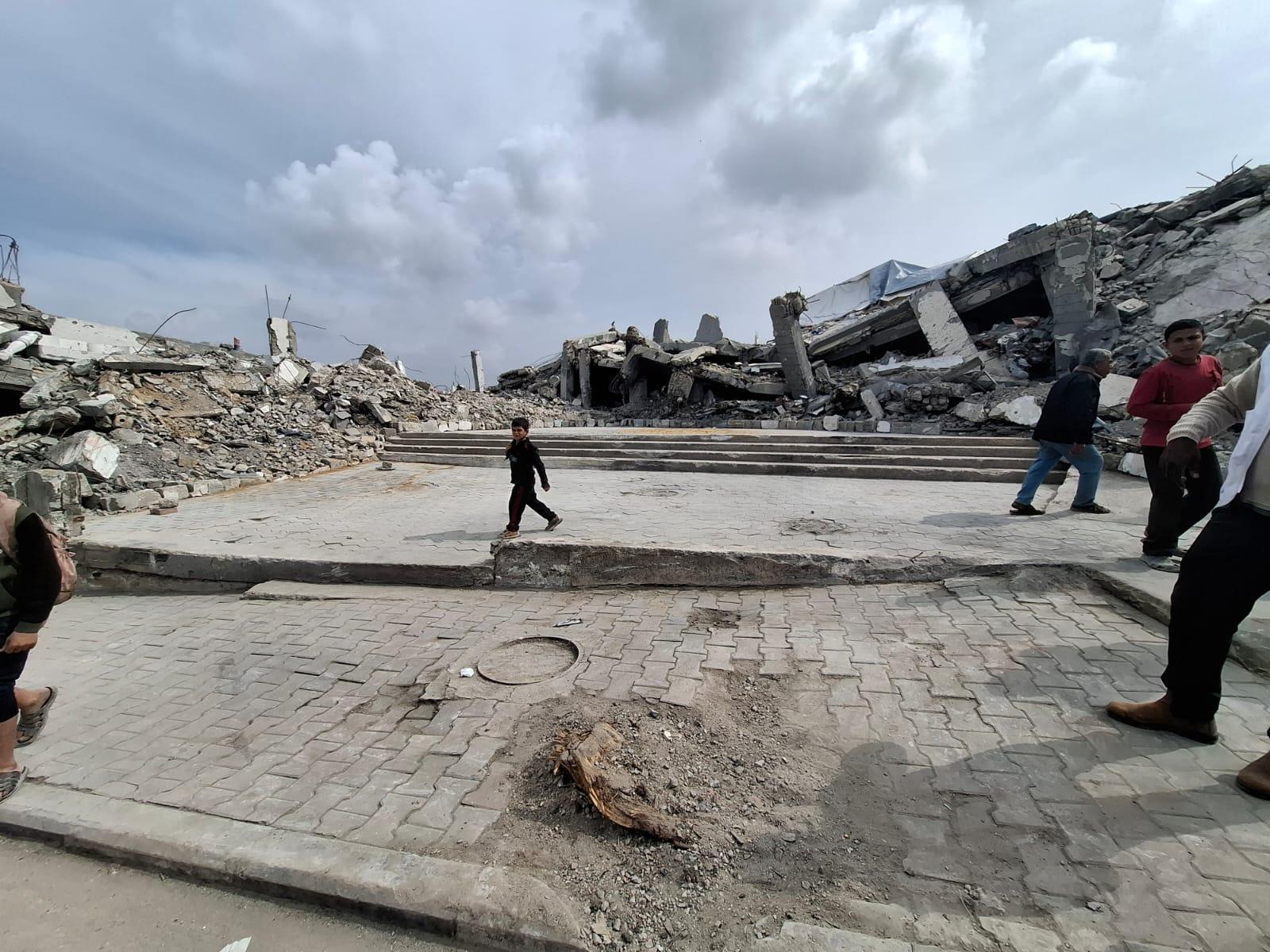 Gaza : Une enquête menée auprès des employés de MSF et de leurs familles indique que près de la moitié des personnes tuées sont des enfants.