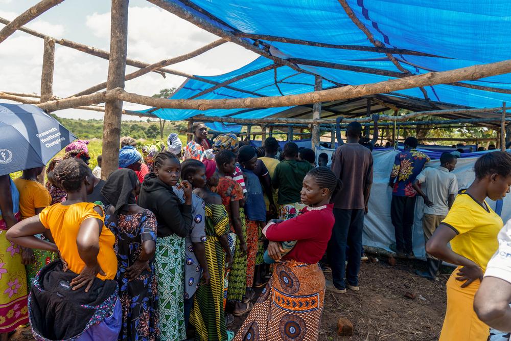 Les réfugiés sud-soudanais font la queue pour être enregistrés auprès du Comité national des réfugiés de la RDC.
