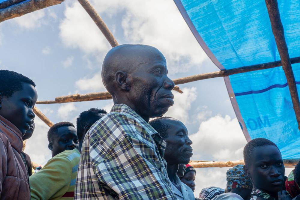 Collins Semedogo, un réfugié sud-soudanais, fait la queue pour être enregistré auprès du Comité national des réfugiés de la RDC. 