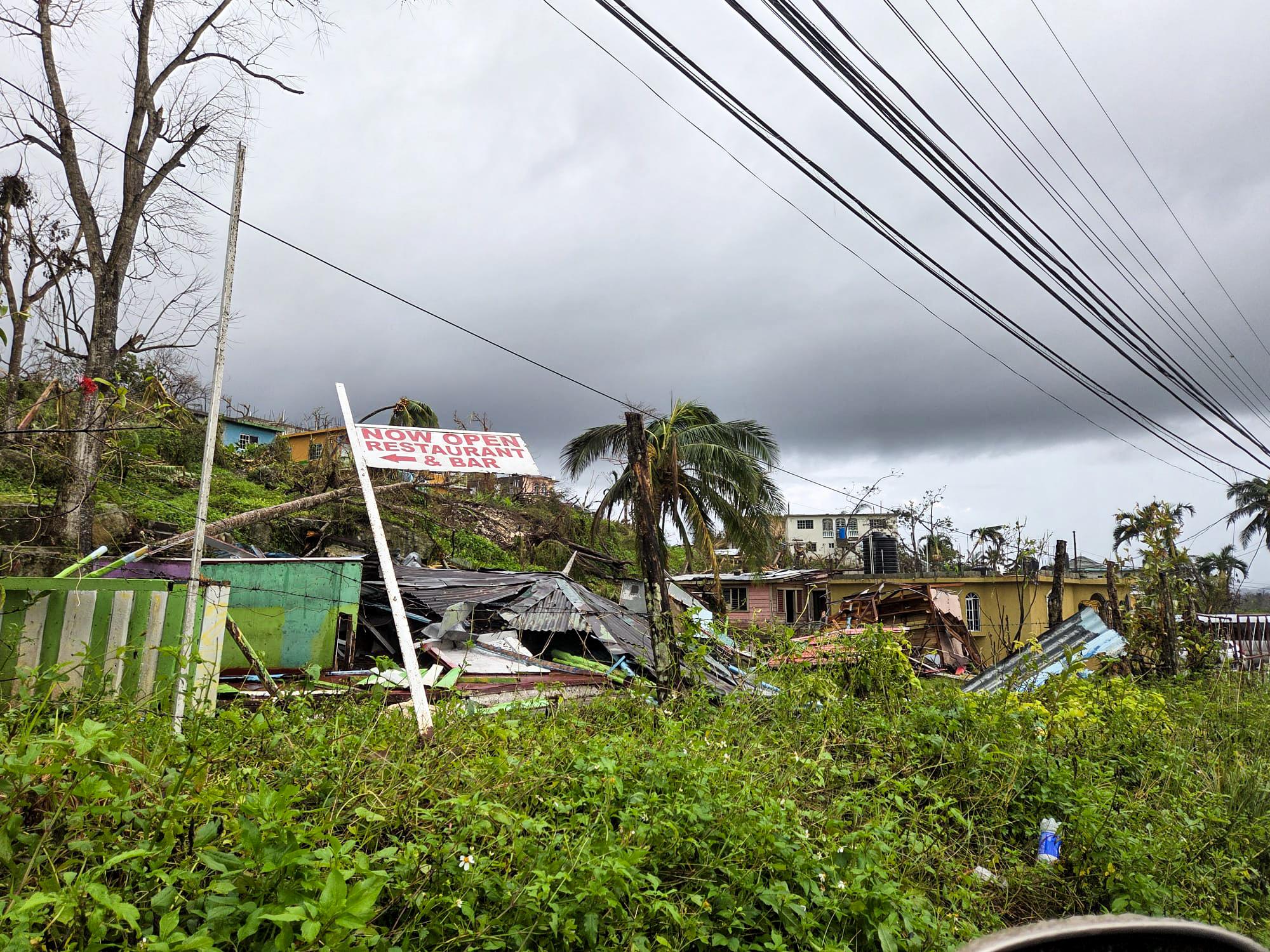 Destructions massives dans la paroisse de St. James, au centre-nord de la Jamaïque.