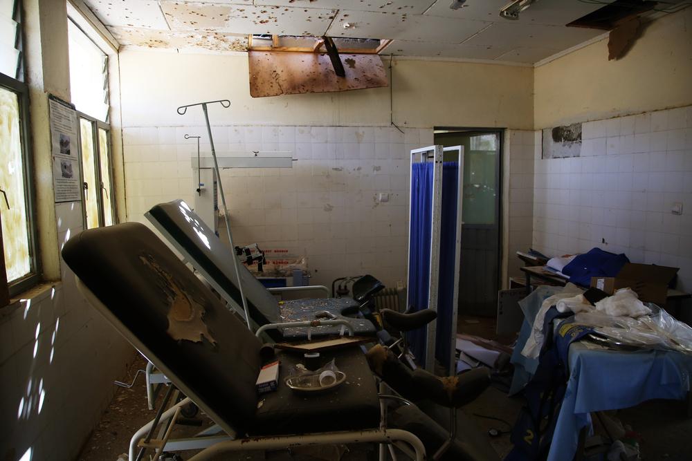 Dégâts causés à la salle d'accouchement du centre de santé de la ville de Sebeya, dans le nord-est du Tigré, en Éthiopie. Avant le conflit, 40 à 50 femmes accouchaient chaque mois dans cette salle, mais celle-ci est désormais inutilisable. Ethiopie, mars 2021 © Igor Barbero/MSF