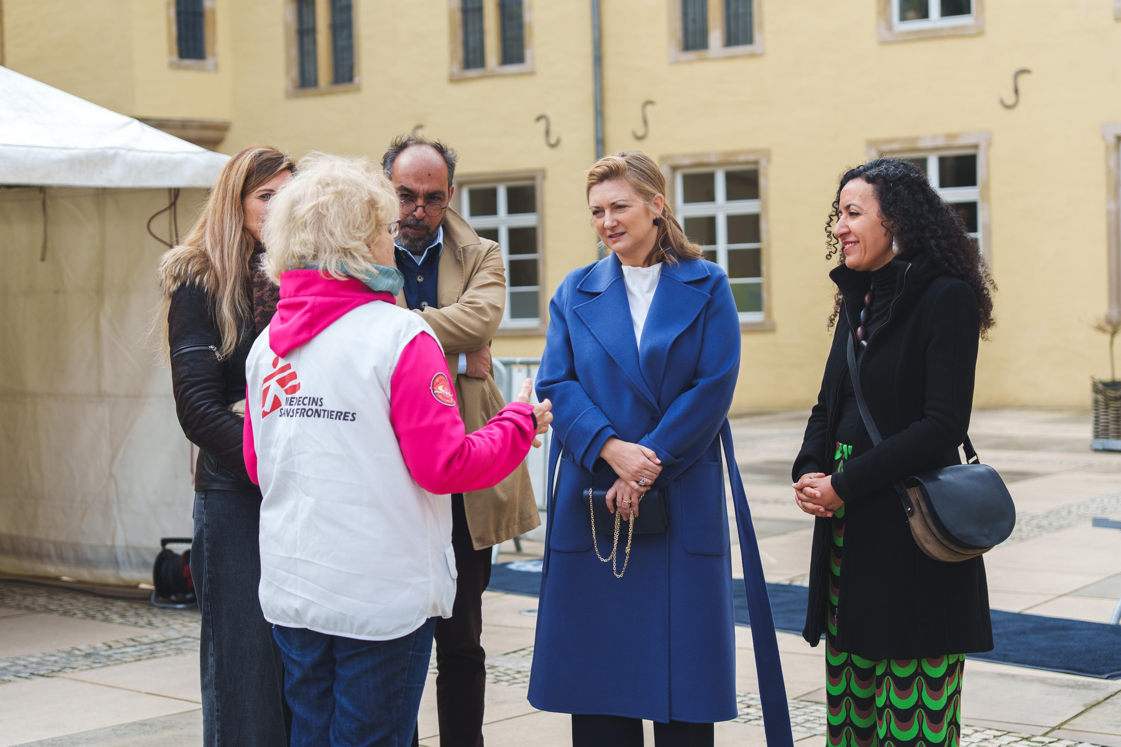La première journée de « La Grande Expo », les équipes de Médecins Sans Frontières Luxembourg ont eu l'honneur d’accueillir à S.A.R. la Grande-Duchesse Stéphanie. Luxembourg. Mars, 2026 © Simon Wendel/ MSF