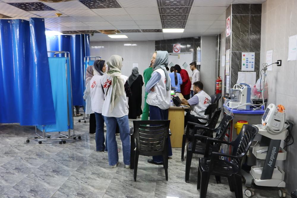 Les patients affluent régulièrement à l'hôpital national de Deir ez-Zor, où MSF apporte son soutien au service des urgences. Syrie, mai 2022 © Asmar Al-Bahir/MSF 
