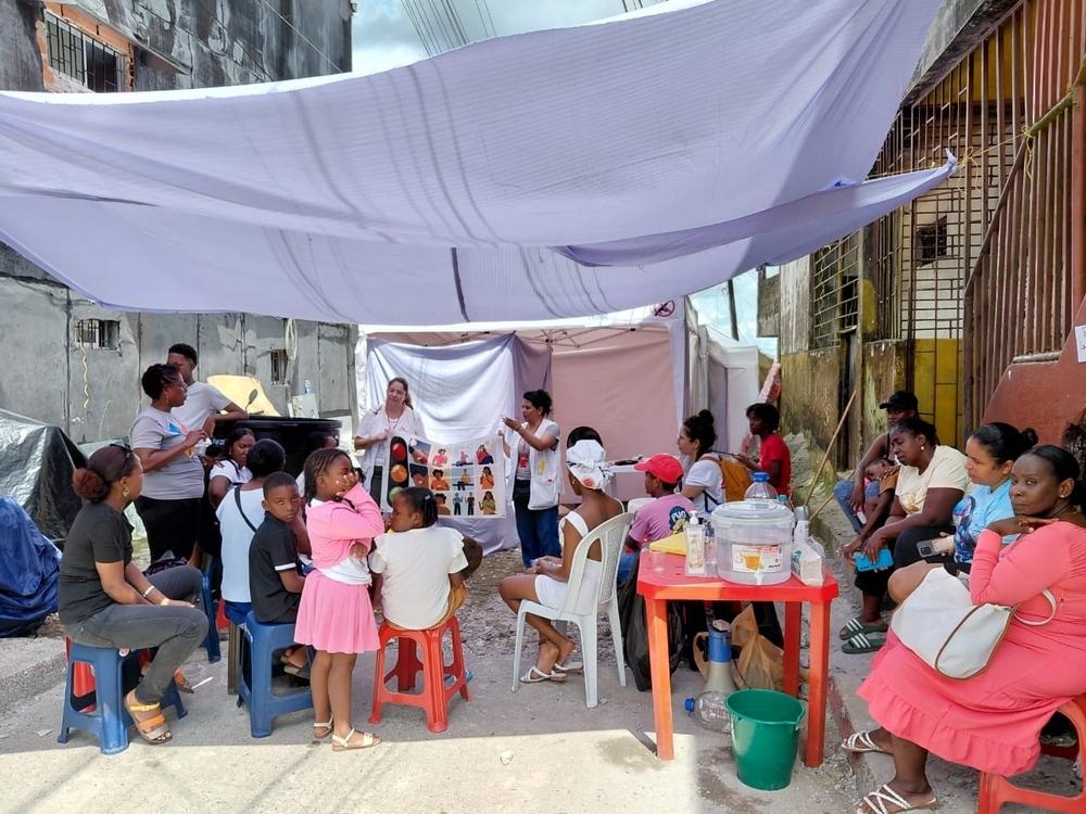 Des psychologues MSF animent une séance de psychoéducation dans une clinique mobile de la communauté de Las Palmas, à Quibdó. Colombie, août, 2026 © MSF