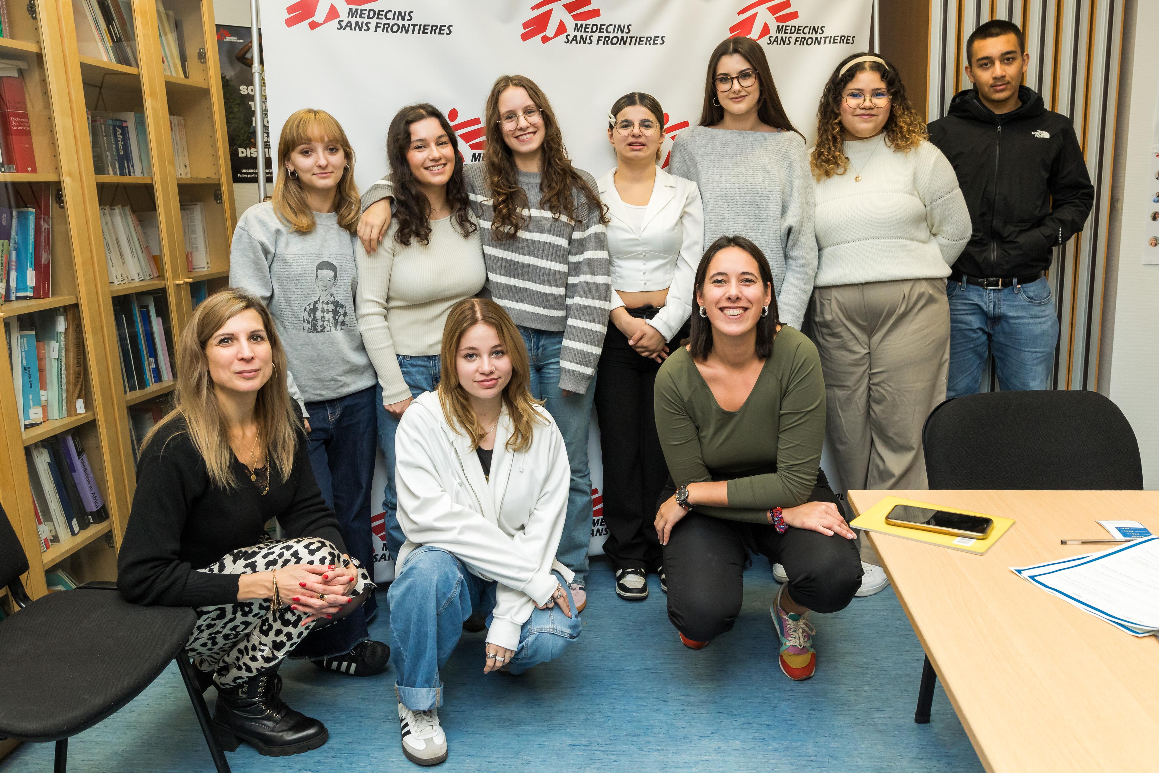 Les 8 participants et participantes au Digital Challenge 2023 avec deux membres de l&#039;équipe Public Engagement de MSF Luxembourg 