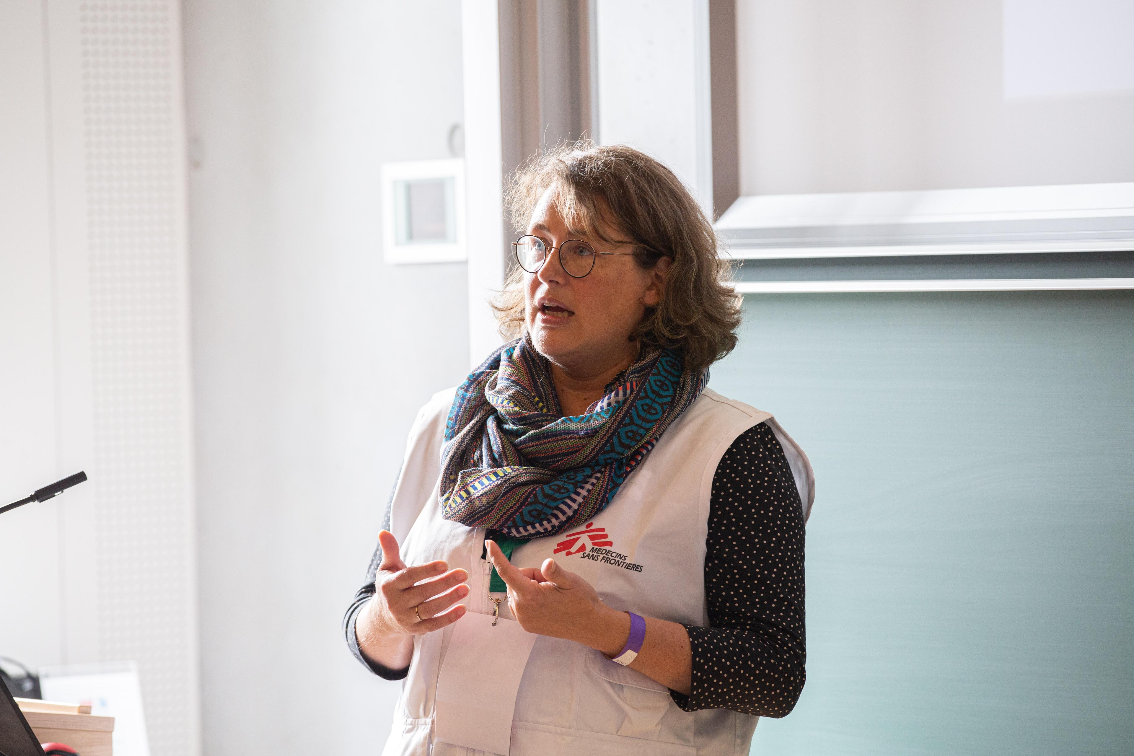 Atelier tenu par MSF lors de la journée &quot;Dag vum Lëtzebuerger Gesondheetssystem&quot; organisée par l&#039;ALEM le 2 octobre 2021. Esch-sur-Alzette, Luxembourg. 