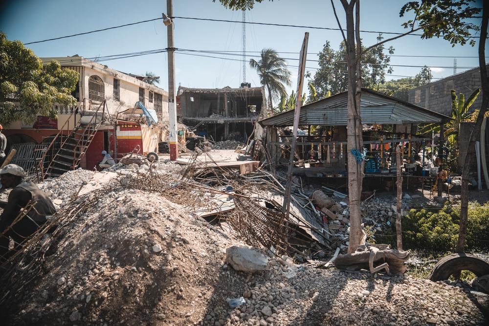 Many buildings were damaged or destroyed in Les Cayes by the earthquake of 14 August. 