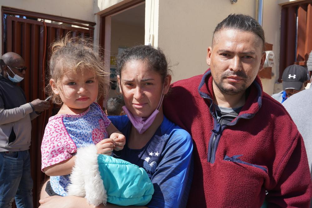 Marvin Ulloa, San Pedro Sula, 37 ans, accompagné de sa femme et de sa fille de deux ans, a traversé le Rio Grande pour entrer aux États-Unis et a été détenu et battu par des agents de l&#039;immigration. 