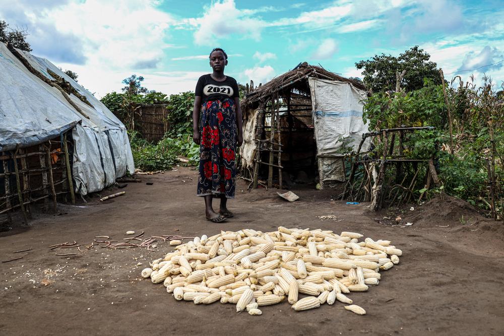 Carla est originaire de Muidumbe et se trouve depuis un an dans le camp Eduardo Mondlane pour les personnes déplacées à l&#039;intérieur du pays. Elle a 15 ans et attend son premier enfant. 