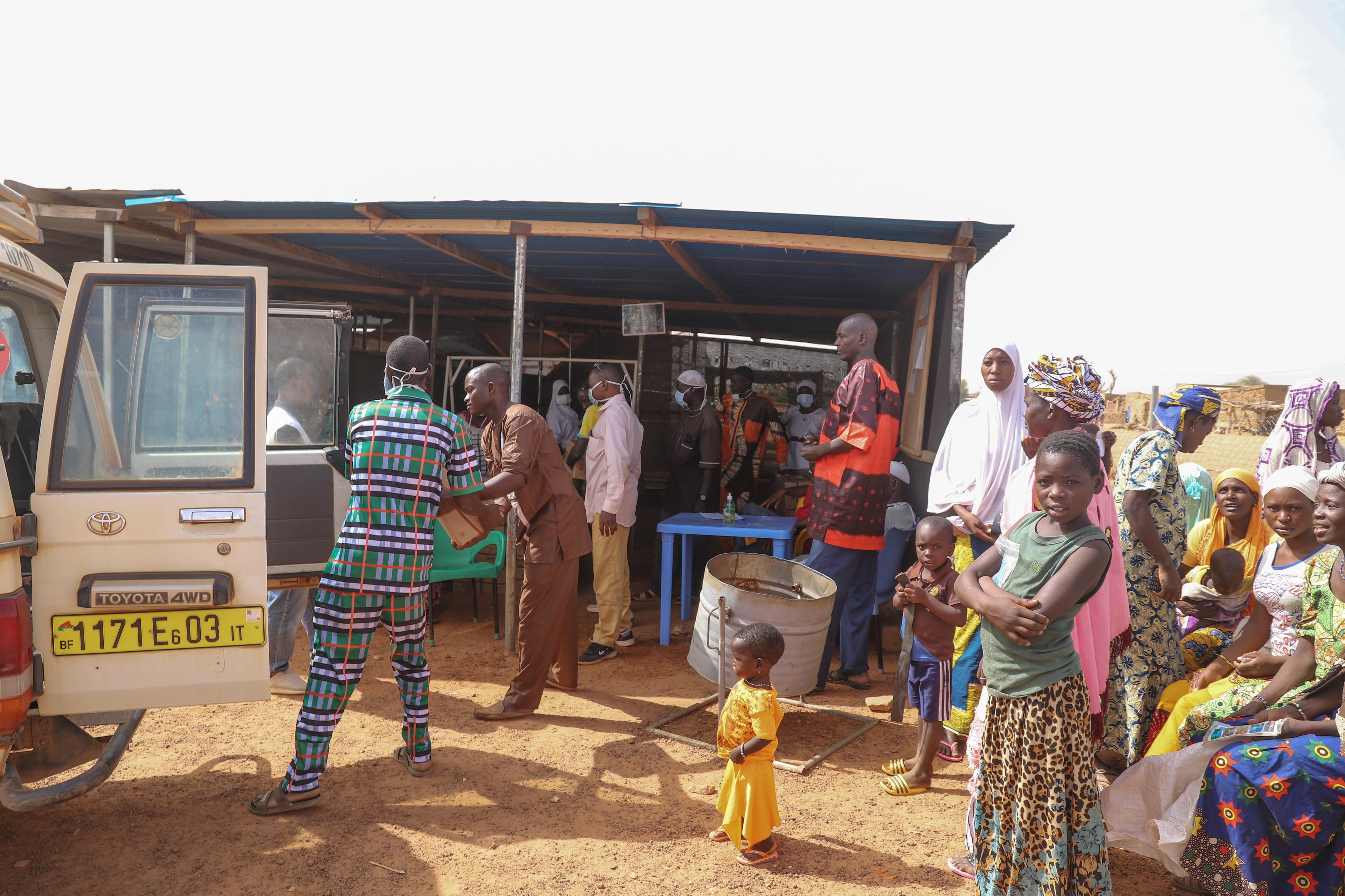 The BP-5 boxes arrive at the PSA4 distribution site (forward health post). 