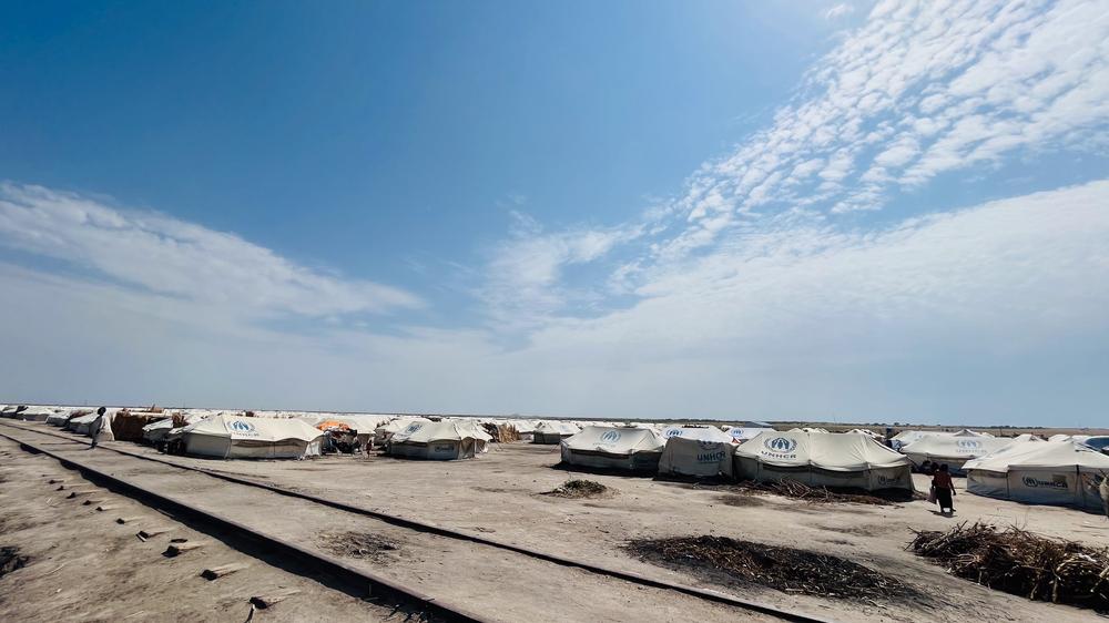 Des médecins MSF s&#039;occupent d&#039;enfants dans l&#039;unité d&#039;isolement de la rougeole au camp de réfugiés d&#039;Um Sangour, dans l&#039;État du Nil Blanc 