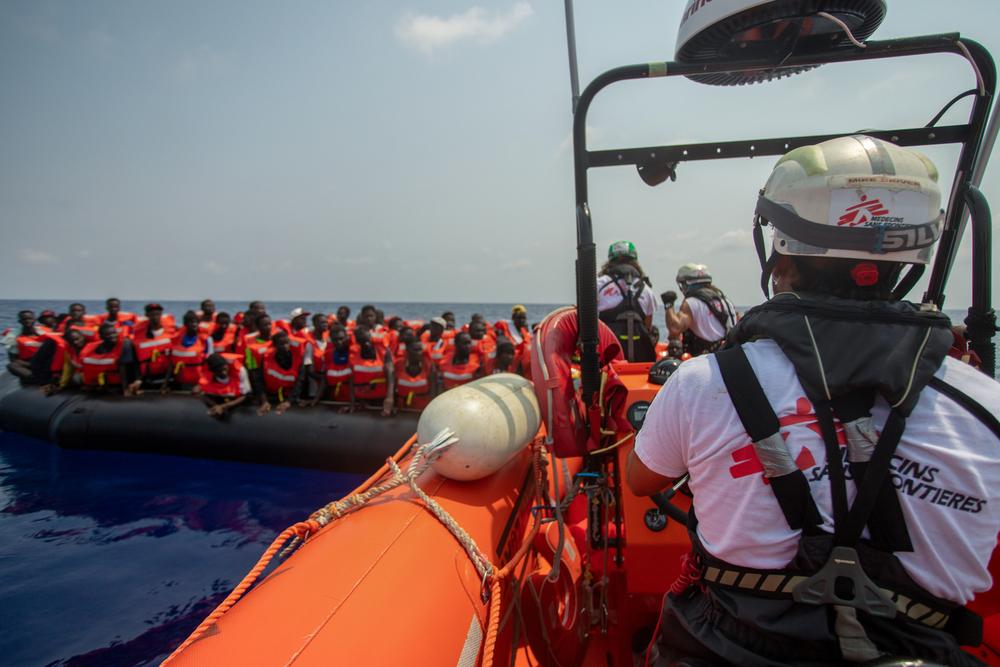 Le 24 août 2023, l'équipe MSF à bord du Geo Barents a mené avec succès deux opérations de sauvetage dans la région libyenne de recherche et de sauvetage. Au total, 168 personnes ont été secourus. 