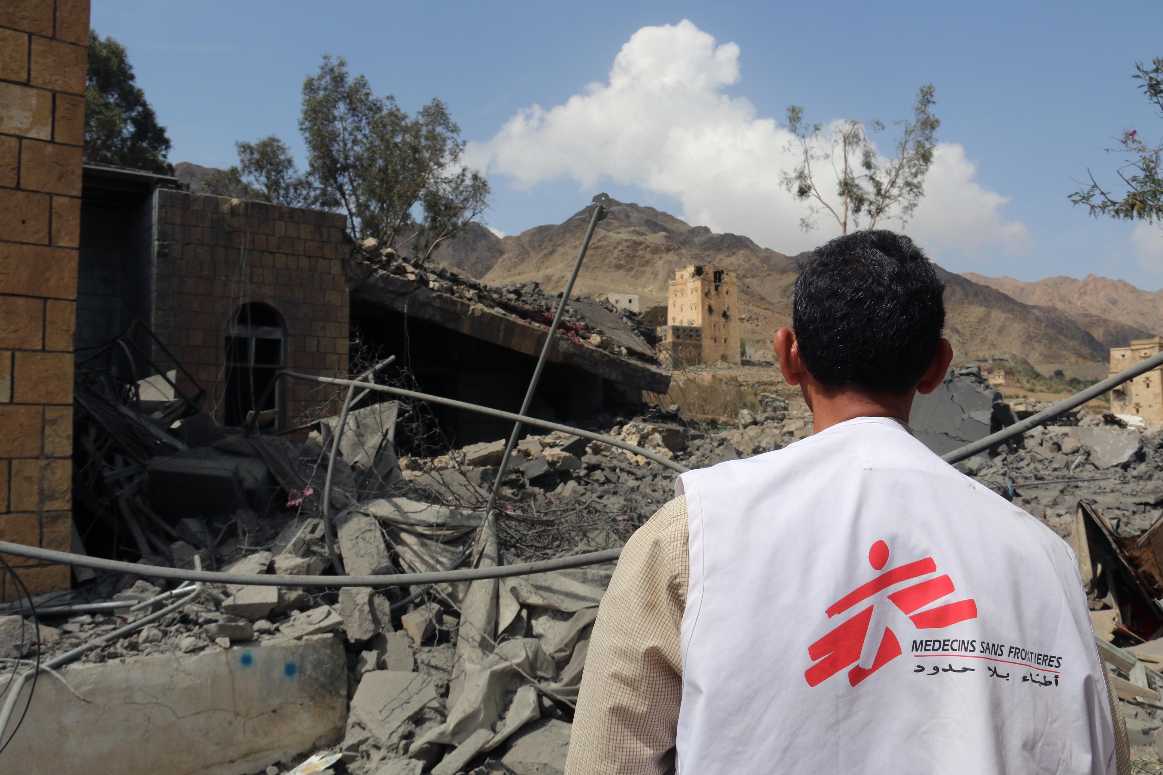 L&#039;hôpital de Haydan soutenu par MSF dans le nord du Yémen a été touché par plusieurs frappes aériennes et complètement détruit. Octobre 2015. Yémen. 