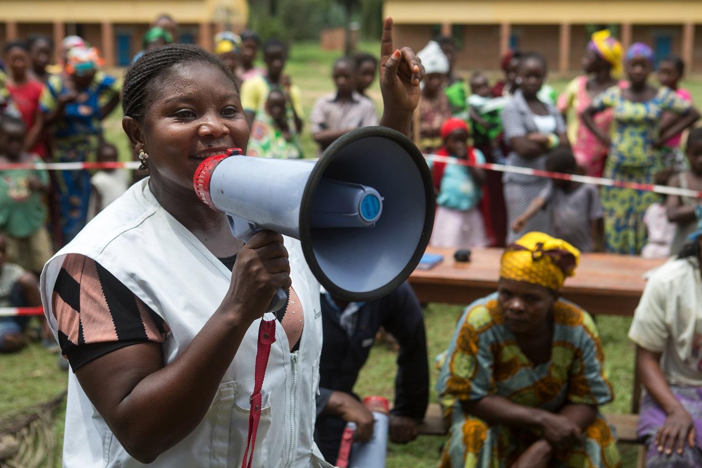 Séance de sensibilisation sur l'hygiène et la santé à Walikale, au Nord-Kivu. Février 2017. République démocratique du Congo. 