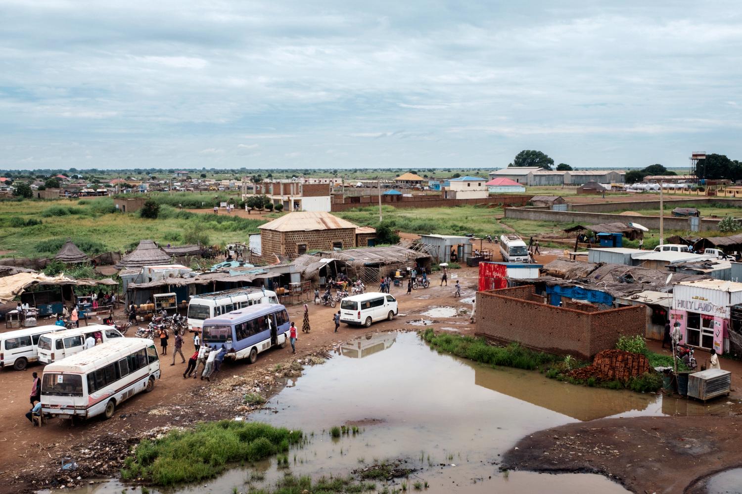 View of the landscape at the back of the hospital where MSF teams work in Aweil, South Sudan. August 2017. 