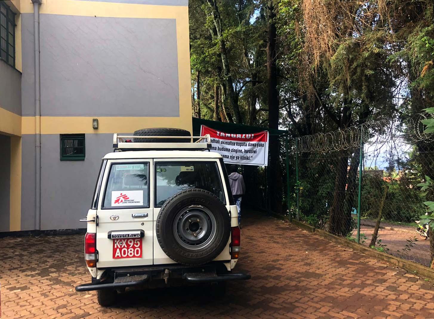 Arrival at the Kiambu clinic, a medication-assisted treatment clinic where people who use drugs can access methadone and buprenorphine to support them in their recovery. April 2022 