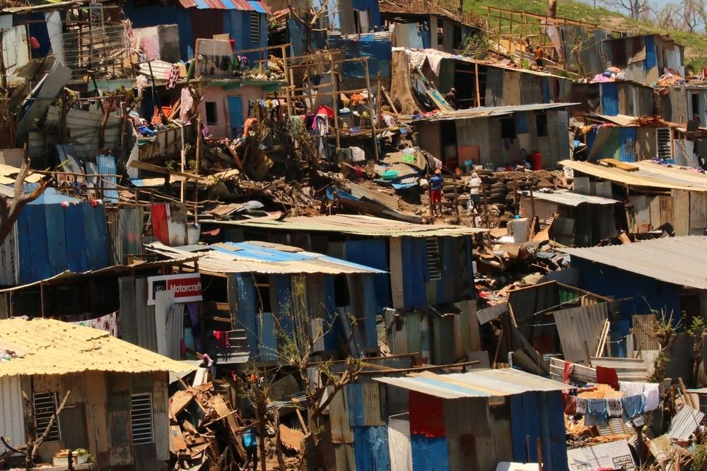 Alors que l'aide commence à arriver dans les grandes villes, MSF lance des cliniques mobiles pour fournir des soins au plus près des populations dans les zones reculées de la Grande Terre.