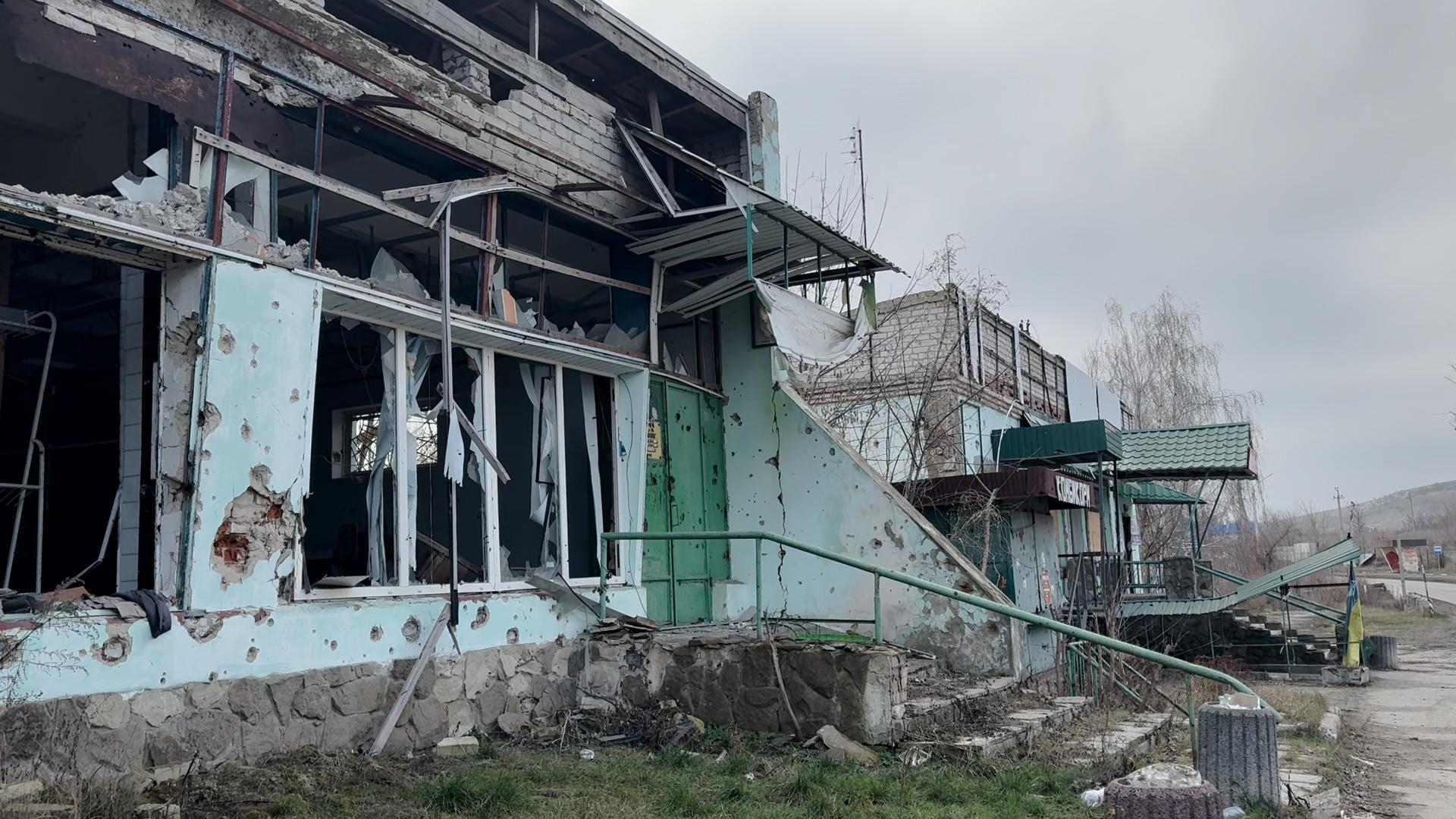 Bâtiment détruit par des bombardements dans la région de Donetsk.